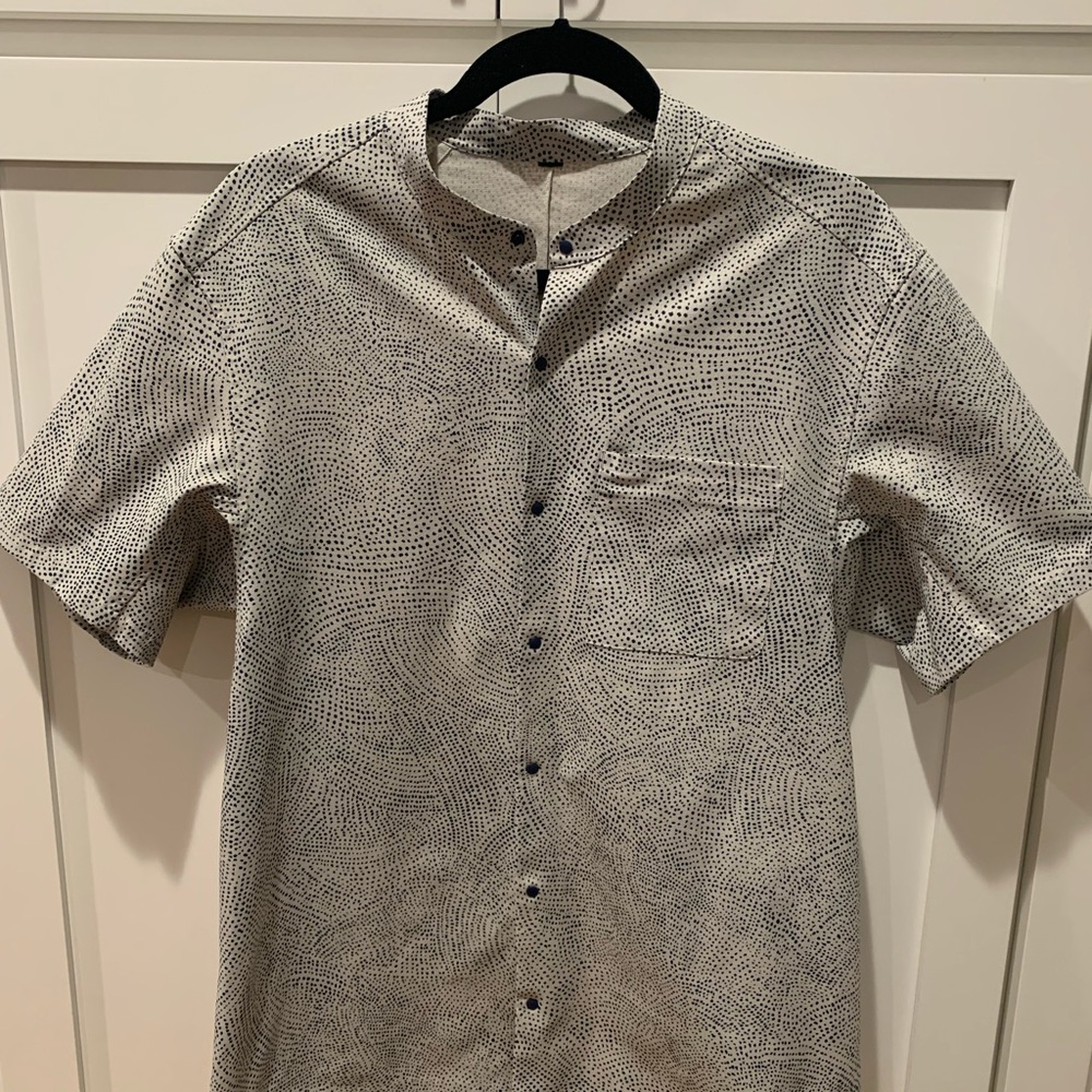 Lululemon Men’s Snapdown shirt